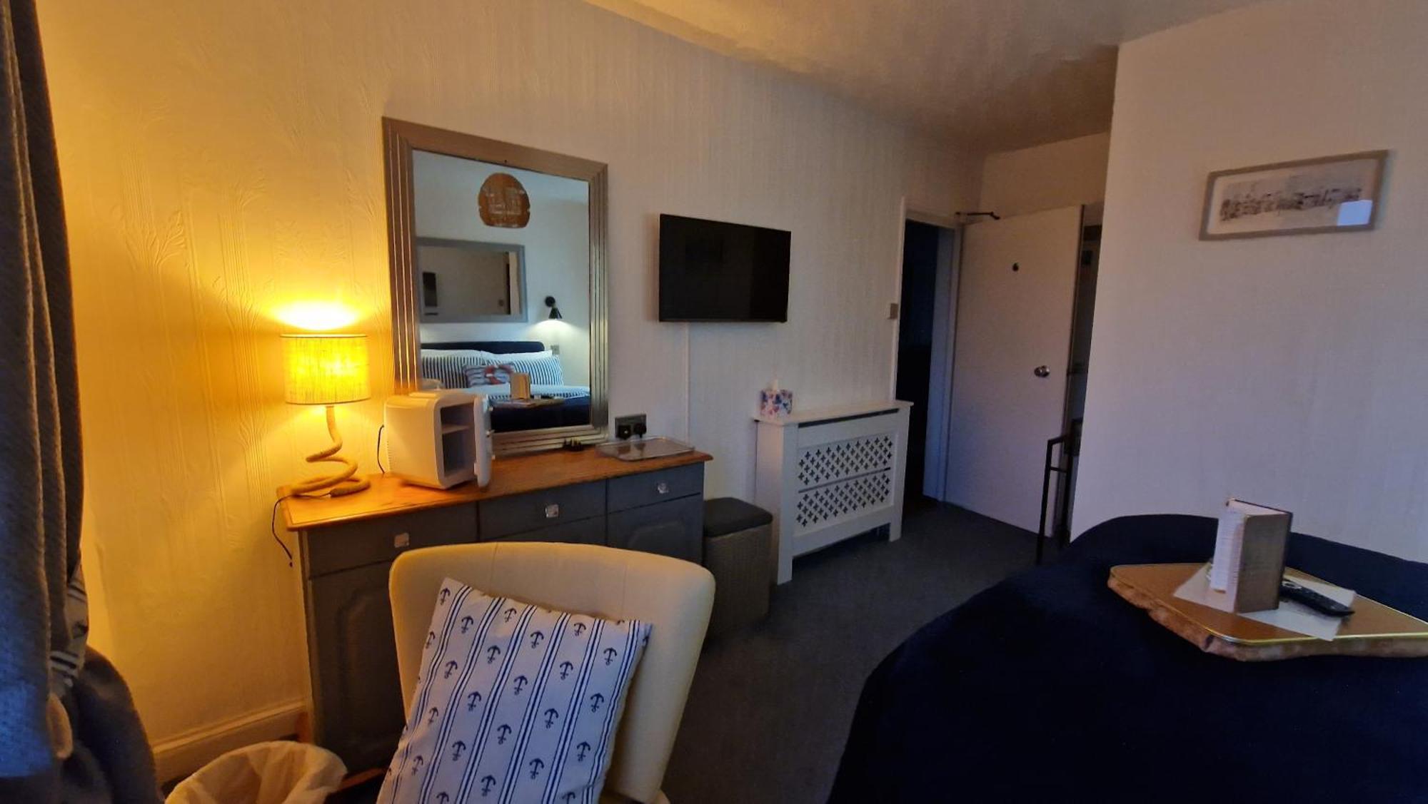 The Ocean Guest House Weymouth Bagian luar foto