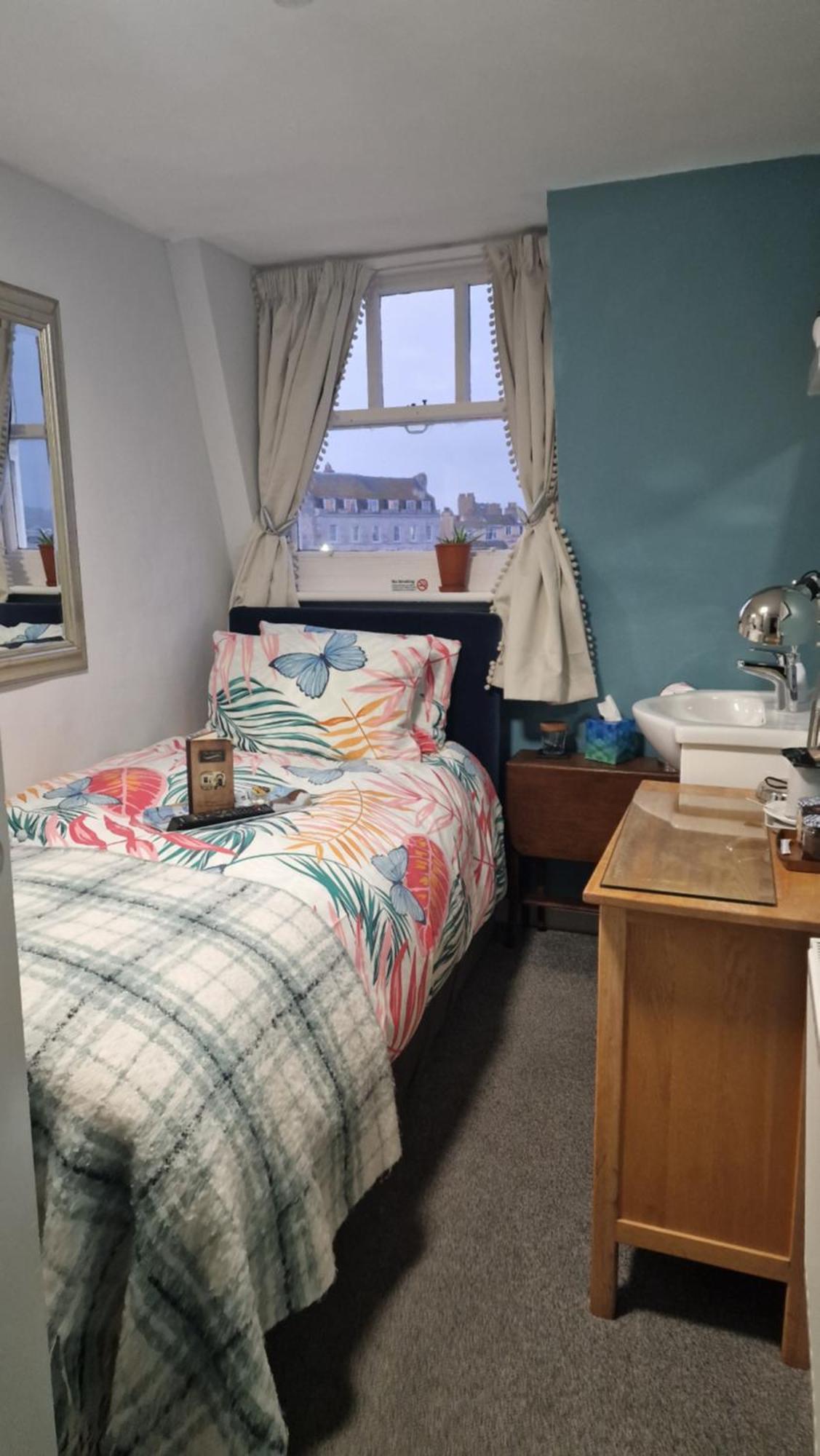 The Ocean Guest House Weymouth Bagian luar foto