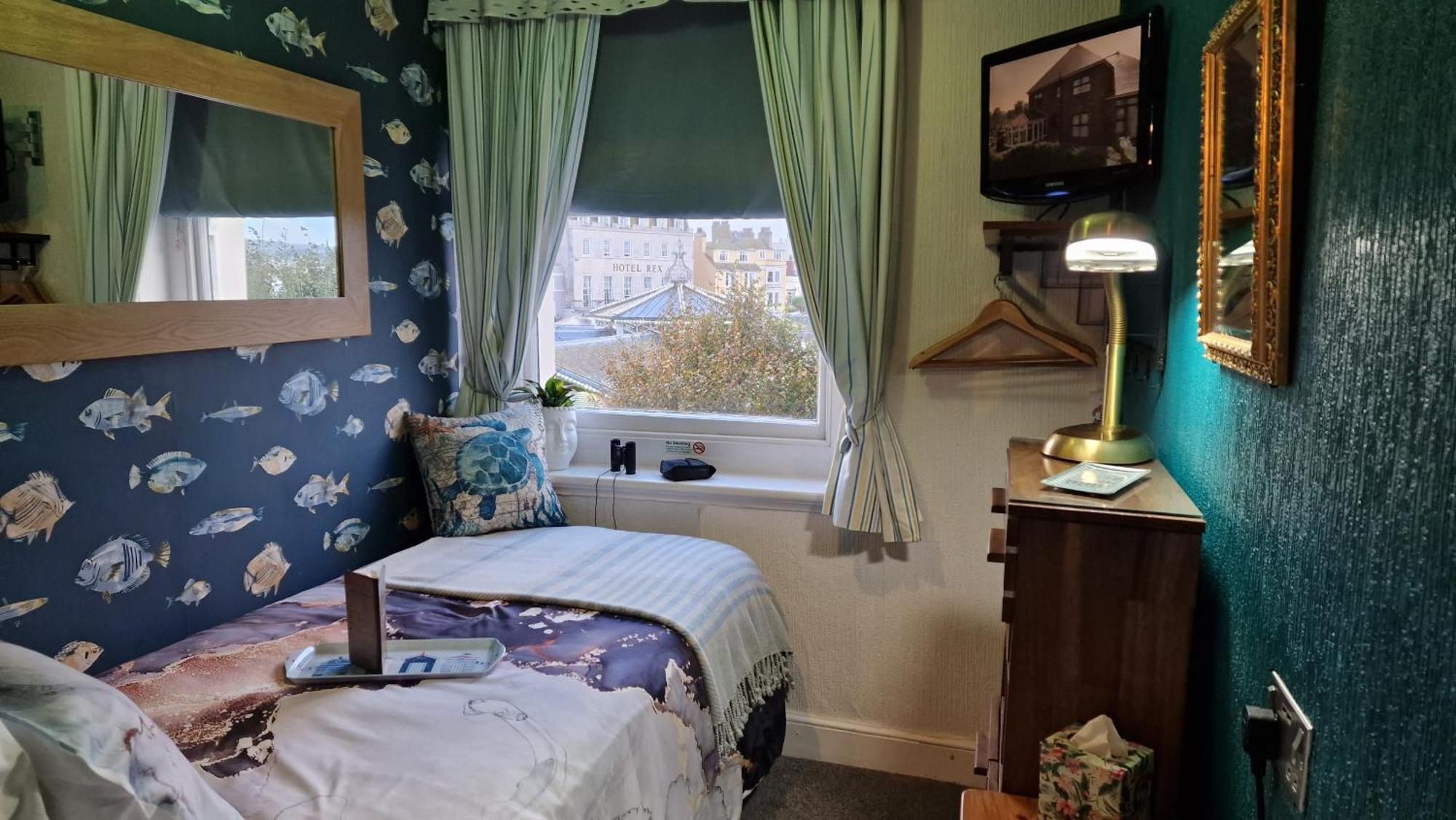 The Ocean Guest House Weymouth Bagian luar foto